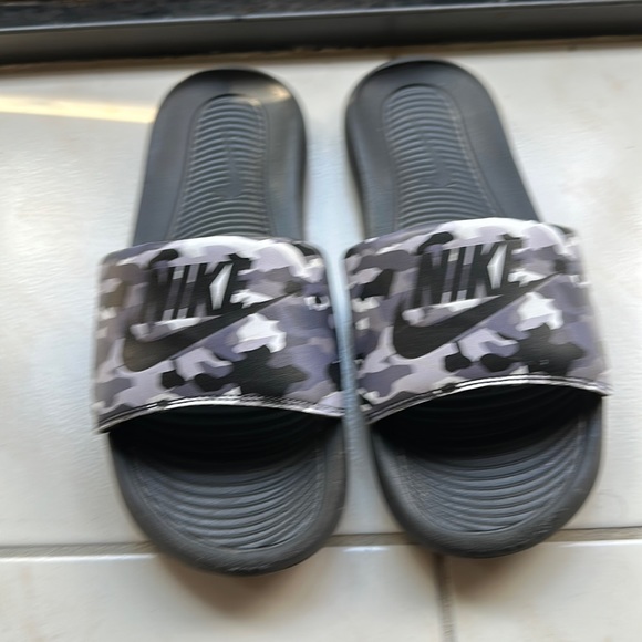 mens sliders nike